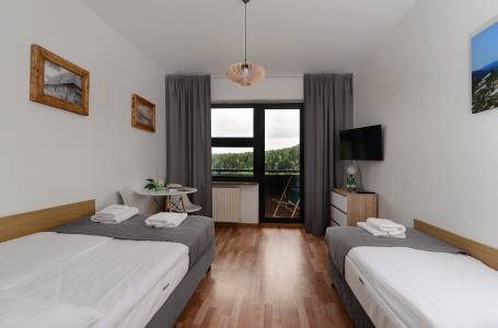 Pokój 2 -osobowy z osobnymi łóżkami i balkonem